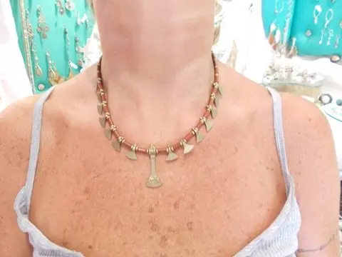 Collana in ottone Naga