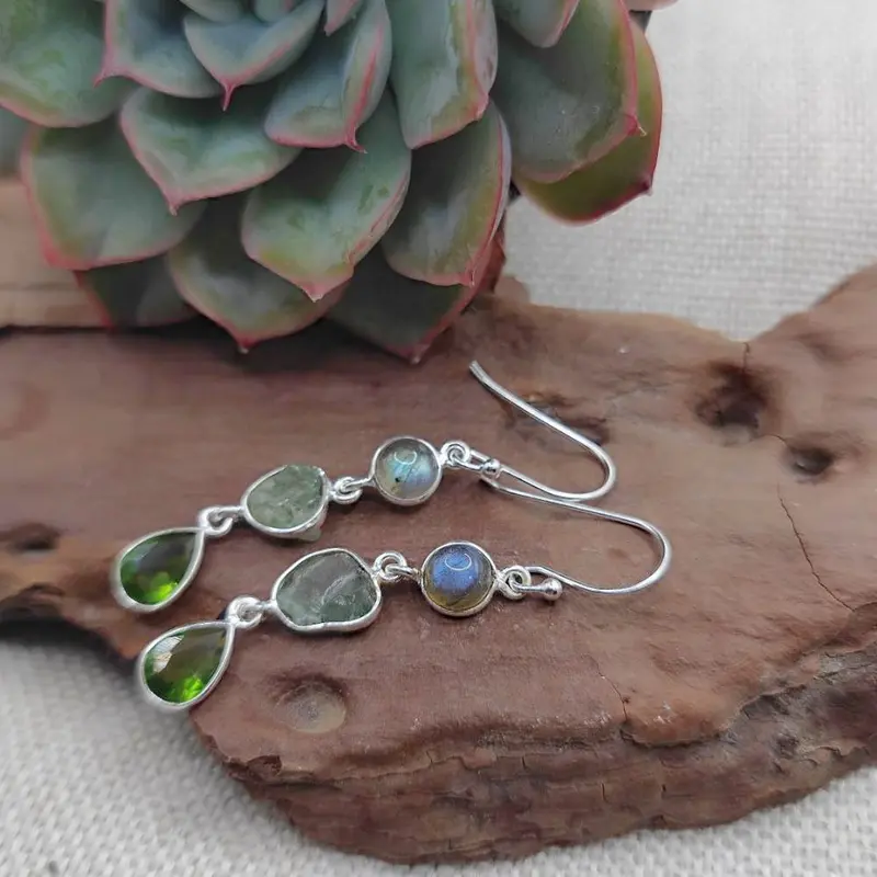 Orecchini pendenti argento 925 con peridoto - TARA